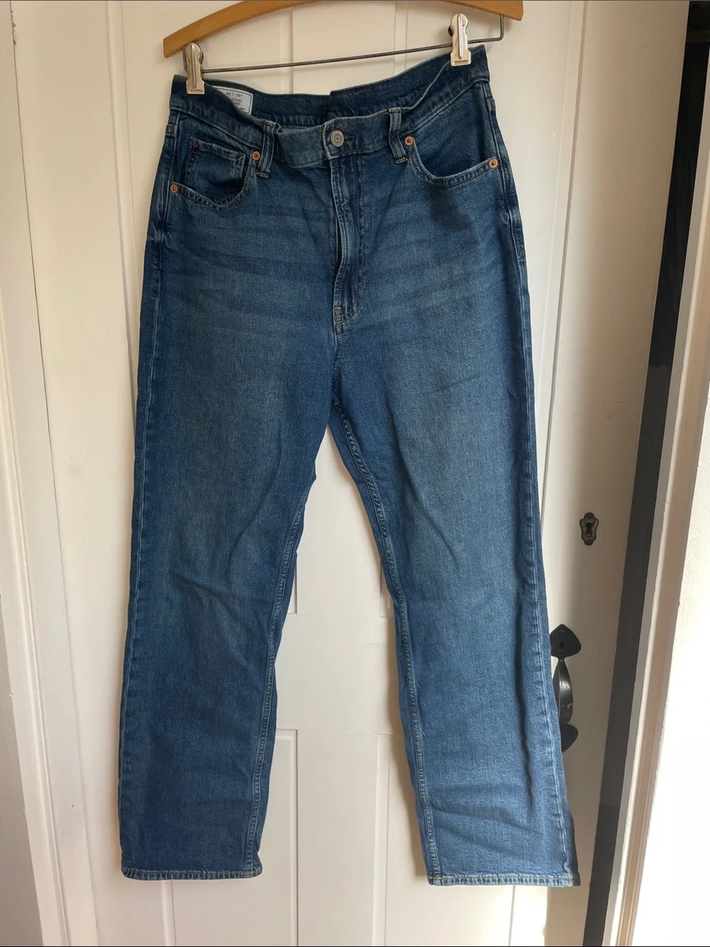 GAP Women's Straight Leg Jeans in Medium Blue